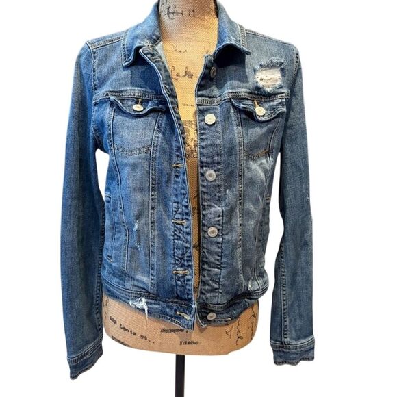 Mossimo Women's Distressed Denim Jacket Blue Size M Casual Long Sleeve - Picture 1 of 11